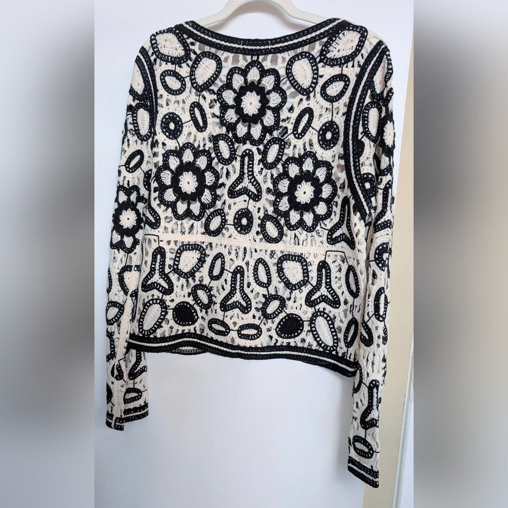 QED London Black and Cream Patterned Crochet Cardigan Size XS - Picture 3 of 5